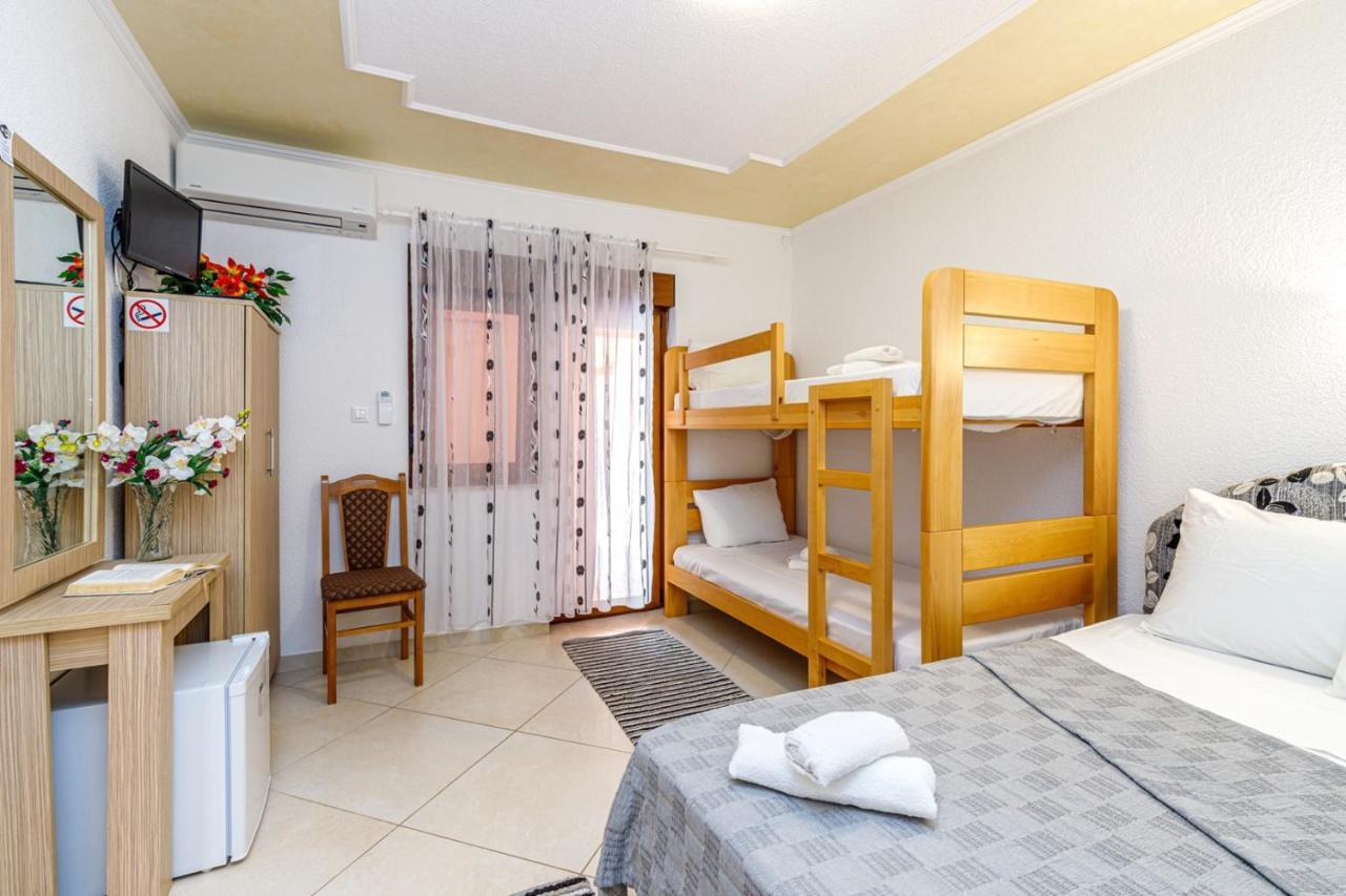 Genoa Rooms Пореч Экстерьер фото