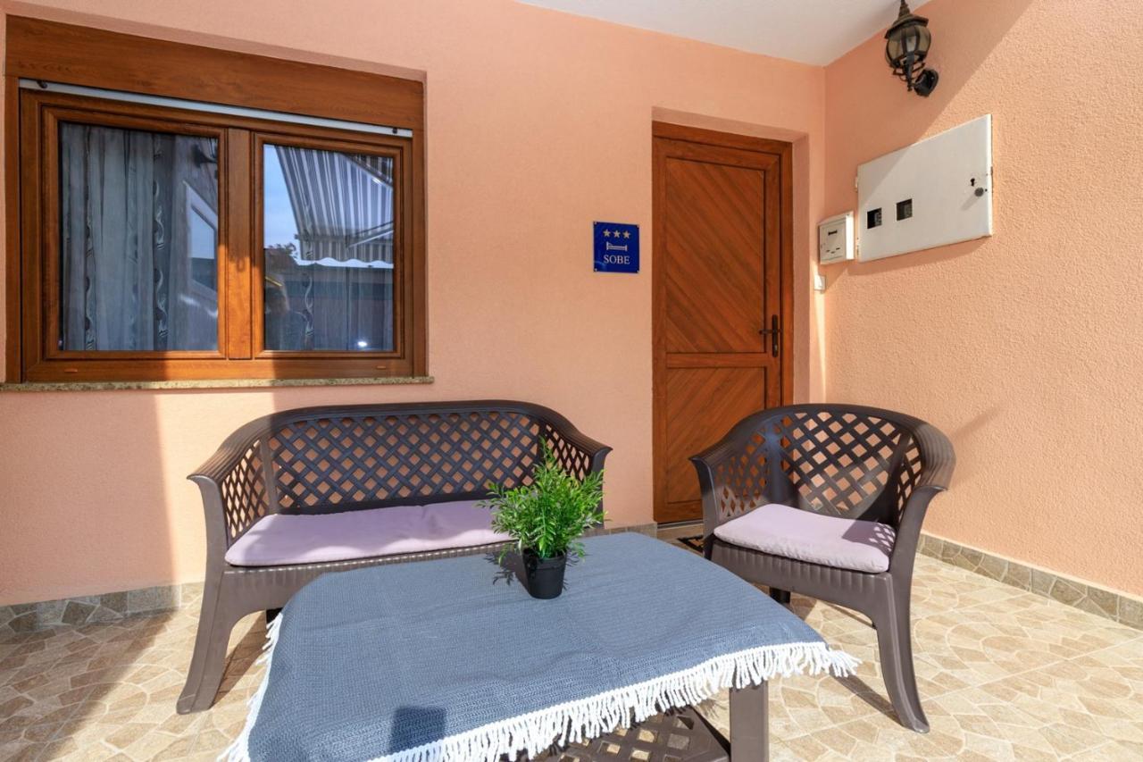 Genoa Rooms Пореч Экстерьер фото